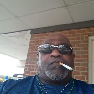 Meet your Posher, Dennis